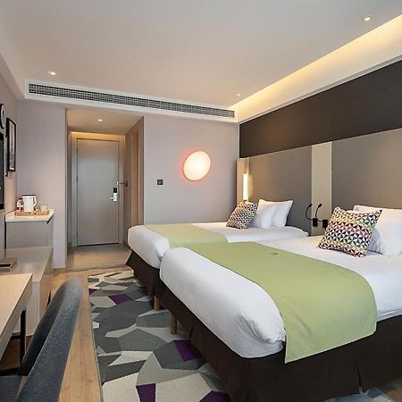 Campanile Hotel Wuhan Zhongnan Road Metro Station Exterior photo