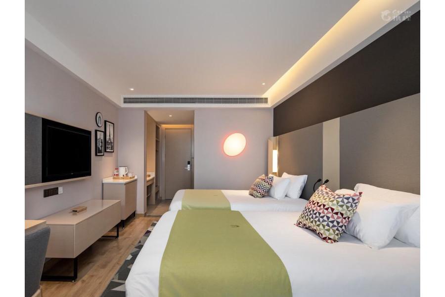 Campanile Hotel Wuhan Zhongnan Road Metro Station Exterior photo